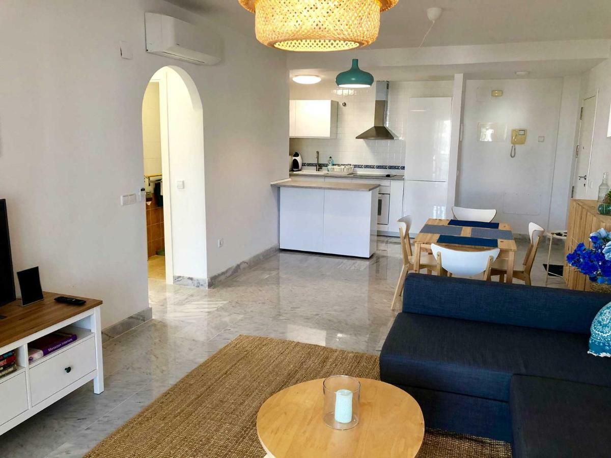 Bright Apartment 300M From The Beach Sitio de Calahonda Dış mekan fotoğraf