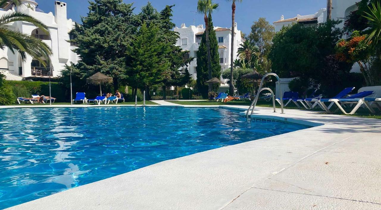 Bright Apartment 300M From The Beach Sitio de Calahonda Dış mekan fotoğraf